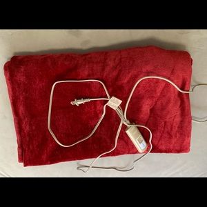 Sunbeam heated throw microplush red